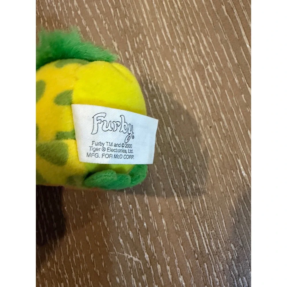 Vintage Furby McDonalds Clip-On Plush Keychain Yellow Green Tiger Electronics
